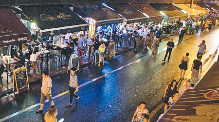上海有犯罪集團開設「黑酒吧」，專門敲詐外籍人士。（互聯網圖片）