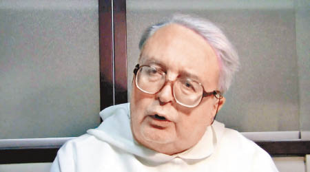 卡瓦爾科利神父的言論備受爭議。