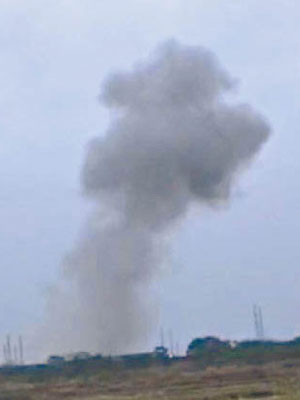 網傳照片可見，廠房發生爆炸後捲起蘑菇雲。（互聯網圖片）