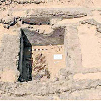 古城內有墓穴出土。（埃及文物部官方圖片）