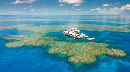 大堡礁附近接連有遊客潛水時身亡。（資料圖片）