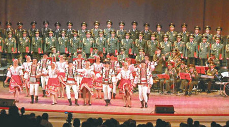 亞歷山德羅夫紅旗歌舞團曾在多國演出。