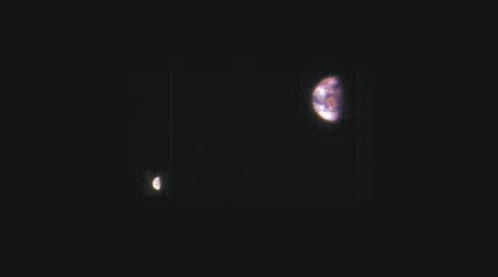 「地月合照」可謂相當罕有。（NASA圖片）
