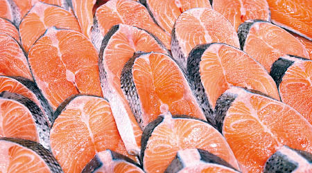 三文魚的產量近年下跌。（資料圖片）