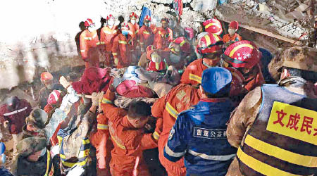 老婦胡慶華被困十多個小時後被救出。（資料圖片）
