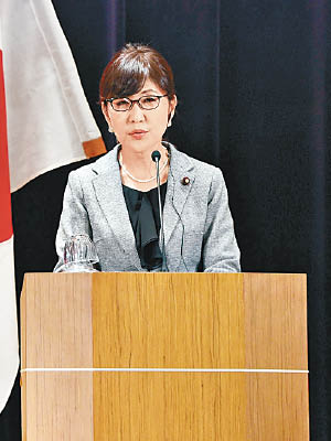 稻田朋美表明支持美軍巡行南海。