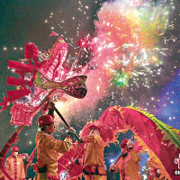 貴州<br>貴州省遵義市余慶縣舉行「舞龍噓花」的民俗活動。（互聯網圖片）