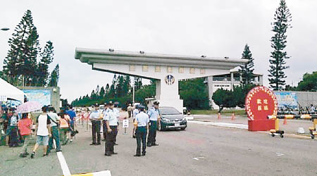 台中清泉崗基地查獲毒品增至五十一包。