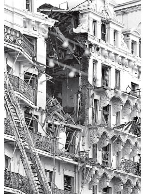 布賴頓大酒店當年發生爆炸，牆身嚴重損毀。