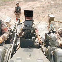 南部戰區在中緬邊境組織陸空聯合演習。