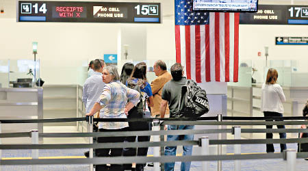美國入境部門擬進一步收緊旅客審查。（資料圖片）