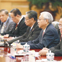 廷覺（右二）訪華期間與中方就中緬原油管道達成協議。