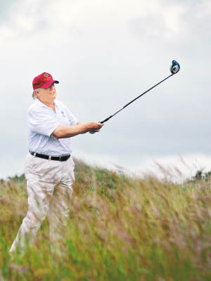 雖然朝鮮半島局勢緊張，但特朗普仍然繼續打高爾夫球。（資料圖片）