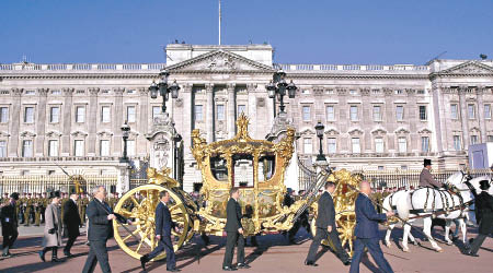 傳特朗普將會乘坐英女王的金馬車往白金漢宮。（資料圖片）