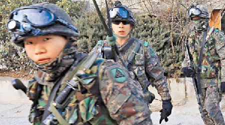 文在寅提出進行軍隊改革。（資料圖片）