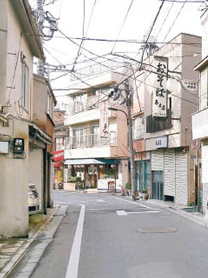 掛滿電纜的東京都貌可能不久後便成絕唱。（互聯網圖片）