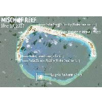 美濟礁擴大通訊及雷達設施。（互聯網圖片）