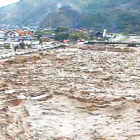 福岡縣添田町的河水暴漲。