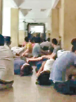 多名維族學生被關押。（互聯網圖片）