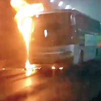 17年5月 山東燒校巴 13死<br>山東威海市中世韓國國際學校幼兒園的校巴在隧道內起火，1名老師、11名學童和司機燒死，當局調查指涉事司機不滿被削加班費等津貼而縱火。