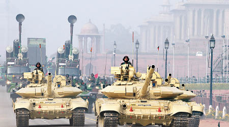 印度要求額外軍費，以加強裝甲部隊等軍備。（資料圖片）