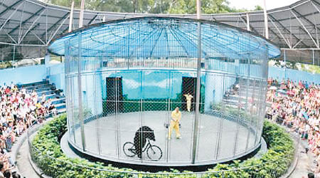 廣州動物園的動物行為展示館將正式閉館，馬戲團作最後演出。（互聯網圖片）