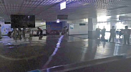 金門機場漆黑一片。（互聯網圖片）