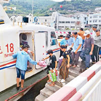 浙江南麂島緊急疏散遊客。（互聯網圖片）