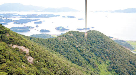 金烏山冒險高空滑索為全亞洲最長的滑索。（互聯網圖片）