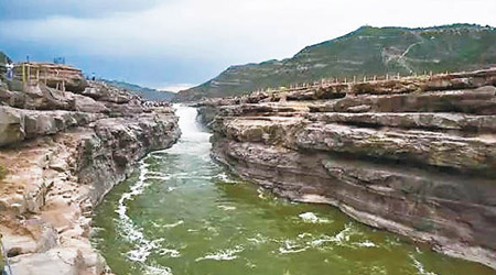 黃河壺口瀑布近年水色變清。（互聯網圖片）