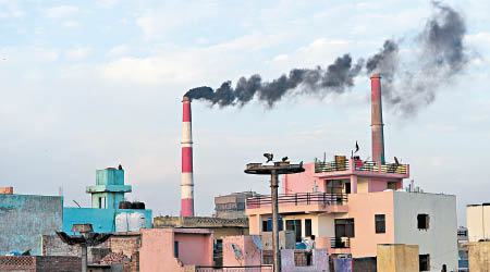 工業活動往往產生大量污染。（資料圖片）