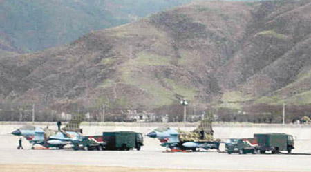 解放軍在西藏拉薩建有新空軍基地。