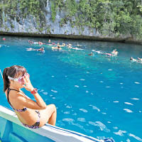 遊客喜歡享受帛琉的陽光與大海。（資料圖片）
