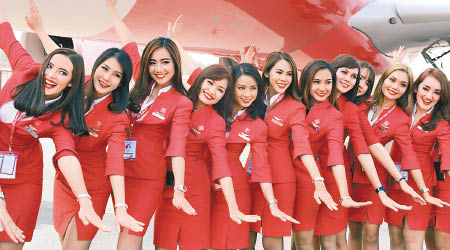 亞洲航空公司空姐的衣飾被指太性感。（資料圖片）