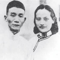 著名文學家郁達夫（左）與王映霞。（互聯網黑白圖片）