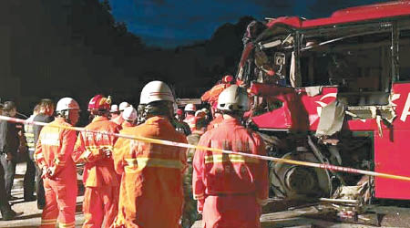 京昆高速車禍造成卅六死十三傷。（互聯網圖片）