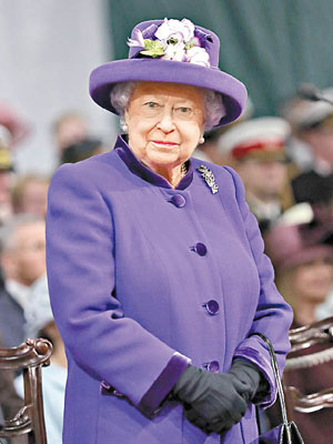 英女王下令皇室減少使用塑膠產品。（資料圖片）
