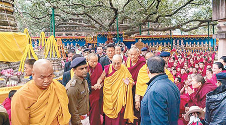 印度下令官員及公務員避免參加達賴喇嘛舉辦的紀念活動。（資料圖片）
