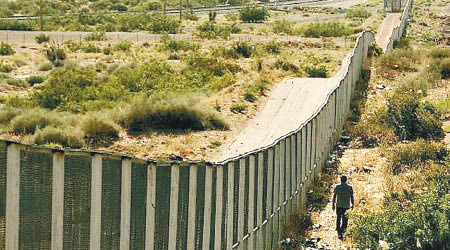 美墨邊境圍牆並無獲十足撥款。（資料圖片）