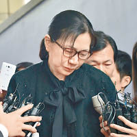 趙顯娥捲入「果仁案」，被判罪成但獲緩刑。