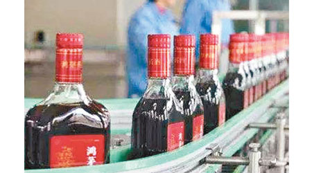 涉事的「鴻茅藥酒」生產商指控譚秦東惡意抹黑。（互聯網圖片）