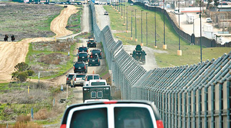 美國多州派出國民警衞軍士兵至邊境，協助杜絕非法入境。（美聯社圖片）