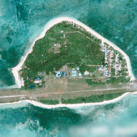 衞星照片顯示，菲律賓在中業島大興土木。