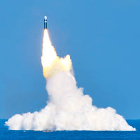 美方研發反艦導彈資料亦被指遭盜去。圖為美國海軍潛艇發射導彈。