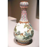 瓷花瓶保存完好，極其珍貴。（互聯網圖片）