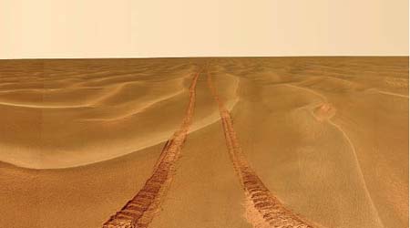 機遇號長時間在充滿沙石的火星表面探索。（資料圖片）