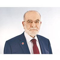 卡拉莫拉格盧（Temel Karamollaoglu，77歲）<br>信奉回教主義的幸福黨黨魁，罕有地與共和人民黨合作。