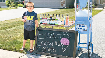 埃米特受父母啟發，開展其刨冰生意。（互聯網圖片）