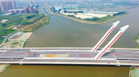 鄭州賈魯河大橋目前正重新翻修。（互聯網圖片）