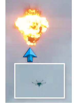 載有爆炸物的無人機欲暗殺馬杜羅，其後爆炸冒出火光。（互聯網圖片）